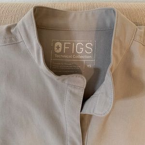 FIGS Cement scrub top XS